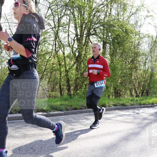 12.04.2026 - 45. Internationalen Wilhelmsburger Insellauf Yannick Fuchs http://msf.ph/oto/9485755 12.04.2026 10:35:01 Laufen 380, 2134 meine-sportfotos.de