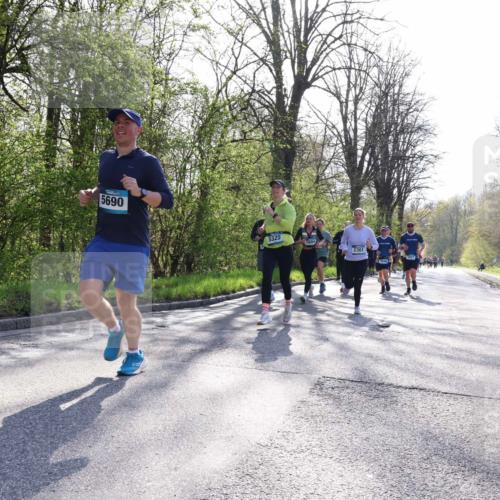 12.04.2026 - 45. Internationalen Wilhelmsburger Insellauf Yannick Fuchs http://msf.ph/oto/9485777 12.04.2026 10:35:03 Laufen 5690, 5325, 2301, 5037, 5646 meine-sportfotos.de