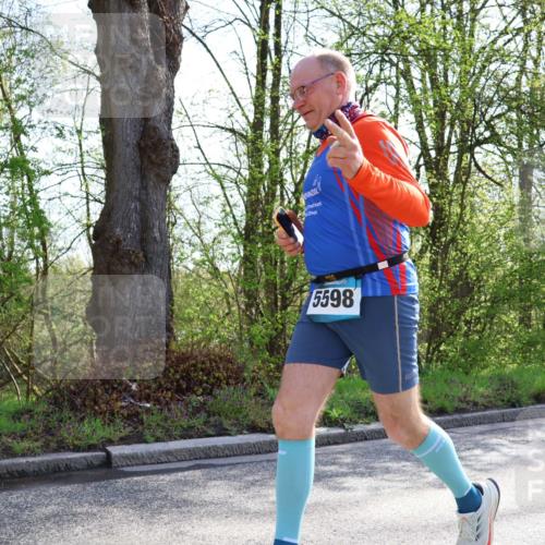 12.04.2026 - 45. Internationalen Wilhelmsburger Insellauf Yannick Fuchs http://msf.ph/oto/9485941 12.04.2026 10:35:20 Laufen 5598 meine-sportfotos.de