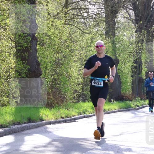 12.04.2026 - 45. Internationalen Wilhelmsburger Insellauf Yannick Fuchs http://msf.ph/oto/9485992 12.04.2026 10:29:33 Laufen 4522, 5702, 2100, 3444, 5254 meine-sportfotos.de