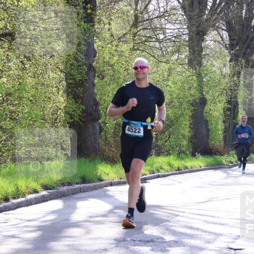 12.04.2026 - 45. Internationalen Wilhelmsburger Insellauf Yannick Fuchs http://msf.ph/oto/9486000 12.04.2026 10:29:33 Laufen 4522, 210077, 3444 meine-sportfotos.de
