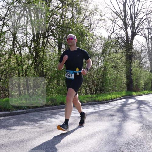 12.04.2026 - 45. Internationalen Wilhelmsburger Insellauf Yannick Fuchs http://msf.ph/oto/9486028 12.04.2026 10:29:35 Laufen 4522 meine-sportfotos.de
