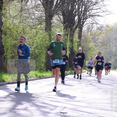 12.04.2026 - 45. Internationalen Wilhelmsburger Insellauf Yannick Fuchs http://msf.ph/oto/9486053 12.04.2026 10:29:38 Laufen 370, 2100, 77, 4490, 4629 meine-sportfotos.de