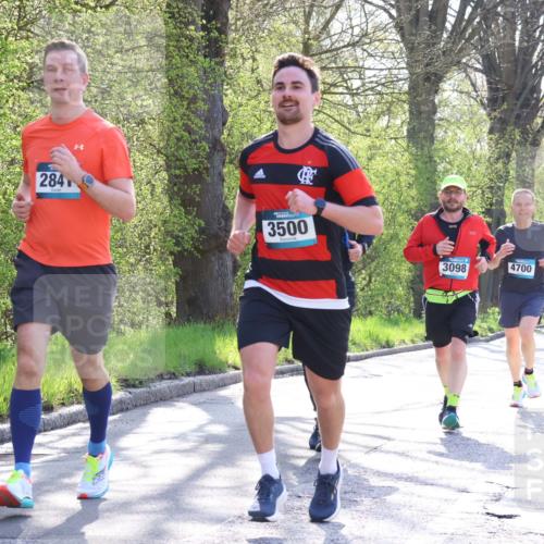 12.04.2026 - 45. Internationalen Wilhelmsburger Insellauf Yannick Fuchs http://msf.ph/oto/9486075 12.04.2026 10:35:38 Laufen 284, 3500, 3098, 4700, 317 meine-sportfotos.de