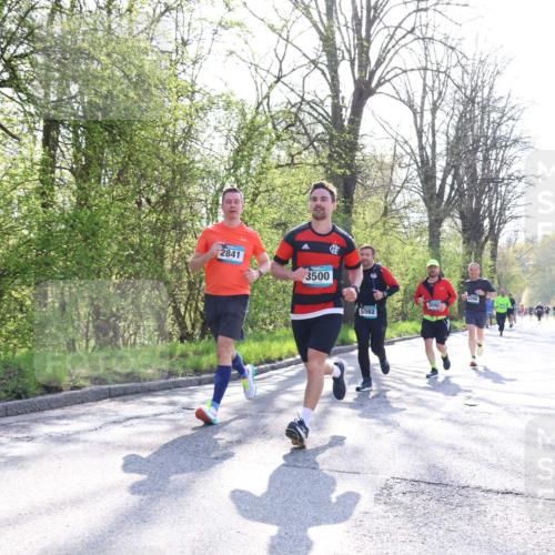 12.04.2026 - 45. Internationalen Wilhelmsburger Insellauf Yannick Fuchs http://msf.ph/oto/9486082 12.04.2026 10:35:39 Laufen 2841, 3500, 5562, 309, 4700 meine-sportfotos.de