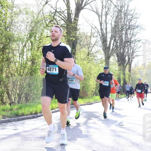 12.04.2026 - 45. Internationalen Wilhelmsburger Insellauf Yannick Fuchs http://msf.ph/oto/9486154 12.04.2026 10:29:49 Laufen 4871, 4490, 4980 meine-sportfotos.de