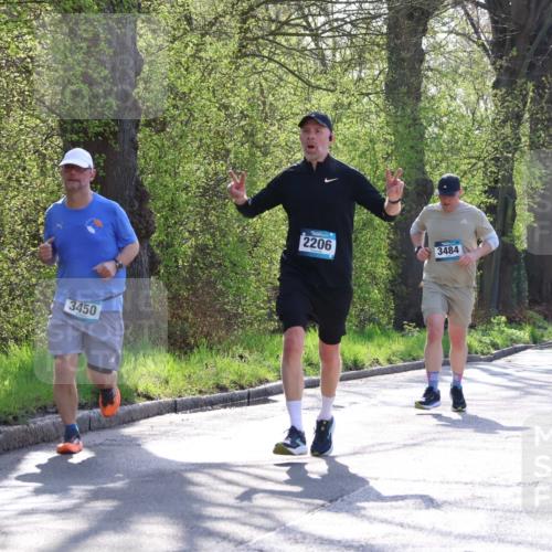 12.04.2026 - 45. Internationalen Wilhelmsburger Insellauf Yannick Fuchs http://msf.ph/oto/9486171 12.04.2026 10:35:49 Laufen 3450, 2206, 3484, 672 meine-sportfotos.de