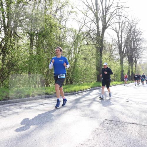 12.04.2026 - 45. Internationalen Wilhelmsburger Insellauf Yannick Fuchs http://msf.ph/oto/9486249 12.04.2026 10:35:56 Laufen 4297 meine-sportfotos.de