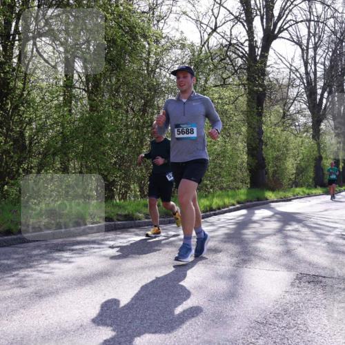 12.04.2026 - 45. Internationalen Wilhelmsburger Insellauf Yannick Fuchs http://msf.ph/oto/9486308 12.04.2026 10:30:07 Laufen 5688 meine-sportfotos.de