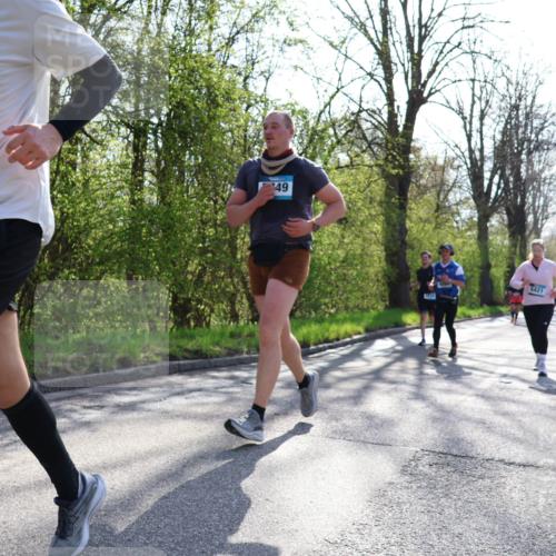 12.04.2026 - 45. Internationalen Wilhelmsburger Insellauf Yannick Fuchs http://msf.ph/oto/9486353 12.04.2026 10:36:08 Laufen 4331, 49, 5421 meine-sportfotos.de