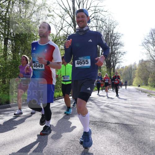 12.04.2026 - 45. Internationalen Wilhelmsburger Insellauf Yannick Fuchs http://msf.ph/oto/9486468 12.04.2026 10:30:23 Laufen 4649, 2633, 4655, 3380 meine-sportfotos.de