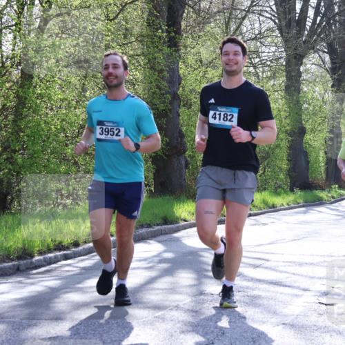 12.04.2026 - 45. Internationalen Wilhelmsburger Insellauf Yannick Fuchs http://msf.ph/oto/9486477 12.04.2026 10:36:21 Laufen 3952, 4182, 3325, 4992 meine-sportfotos.de