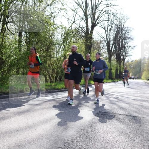12.04.2026 - 45. Internationalen Wilhelmsburger Insellauf Yannick Fuchs http://msf.ph/oto/9486540 12.04.2026 10:30:29 Laufen 4327, 583, 4907, 4262 meine-sportfotos.de