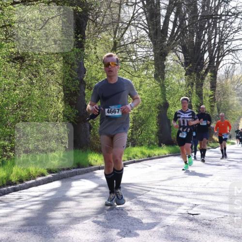 12.04.2026 - 45. Internationalen Wilhelmsburger Insellauf Yannick Fuchs http://msf.ph/oto/9486564 12.04.2026 10:30:32 Laufen 4667, 3201, 3229 meine-sportfotos.de