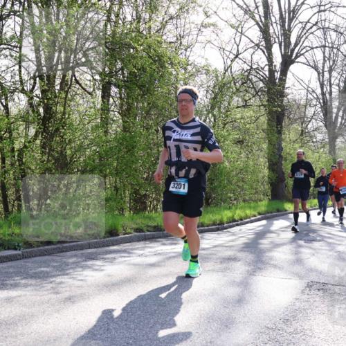 12.04.2026 - 45. Internationalen Wilhelmsburger Insellauf Yannick Fuchs http://msf.ph/oto/9486610 12.04.2026 10:30:37 Laufen 3201, 3229 meine-sportfotos.de