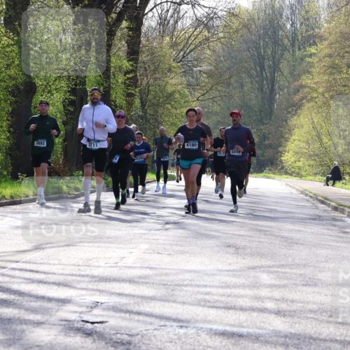 12.04.2026 - 45. Internationalen Wilhelmsburger Insellauf Yannick Fuchs http://msf.ph/oto/9486688 12.04.2026 10:30:45 Laufen 3892, 2711, 5038, 4180, 5416, 408 meine-sportfotos.de