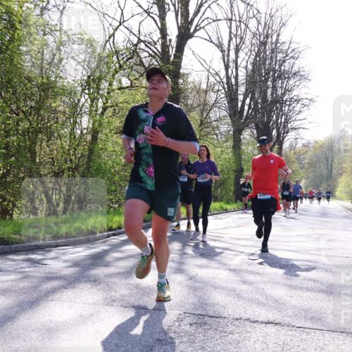 12.04.2026 - 45. Internationalen Wilhelmsburger Insellauf Yannick Fuchs http://msf.ph/oto/9486698 12.04.2026 10:36:46 Laufen 200, 285, 288 meine-sportfotos.de