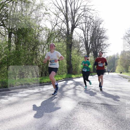 12.04.2026 - 45. Internationalen Wilhelmsburger Insellauf Yannick Fuchs http://msf.ph/oto/9486812 12.04.2026 10:30:58 Laufen 3831, 3991, 4042 meine-sportfotos.de