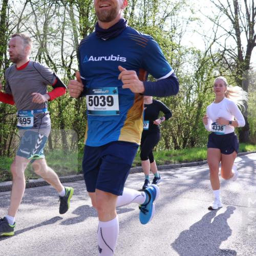 12.04.2026 - 45. Internationalen Wilhelmsburger Insellauf Yannick Fuchs http://msf.ph/oto/9487046 12.04.2026 10:37:18 Laufen 1695, 5039, 07, 4336, 141 meine-sportfotos.de