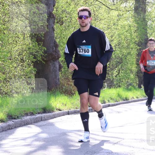 12.04.2026 - 45. Internationalen Wilhelmsburger Insellauf Yannick Fuchs http://msf.ph/oto/9487150 12.04.2026 10:37:28 Laufen 3760, 2054, 2992 meine-sportfotos.de