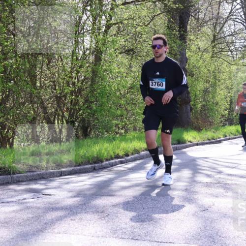 12.04.2026 - 45. Internationalen Wilhelmsburger Insellauf Yannick Fuchs http://msf.ph/oto/9487165 12.04.2026 10:37:29 Laufen 3760, 2054, 2992, 4424 meine-sportfotos.de