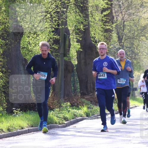 12.04.2026 - 45. Internationalen Wilhelmsburger Insellauf Yannick Fuchs http://msf.ph/oto/9487170 12.04.2026 10:31:41 Laufen 065, 5442, 5337, 2724, 2869 meine-sportfotos.de