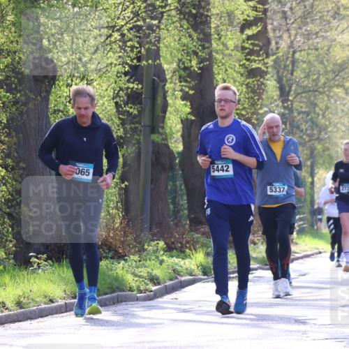 12.04.2026 - 45. Internationalen Wilhelmsburger Insellauf Yannick Fuchs http://msf.ph/oto/9487177 12.04.2026 10:31:42 Laufen 065, 5442, 5337, 2724, 2869 meine-sportfotos.de