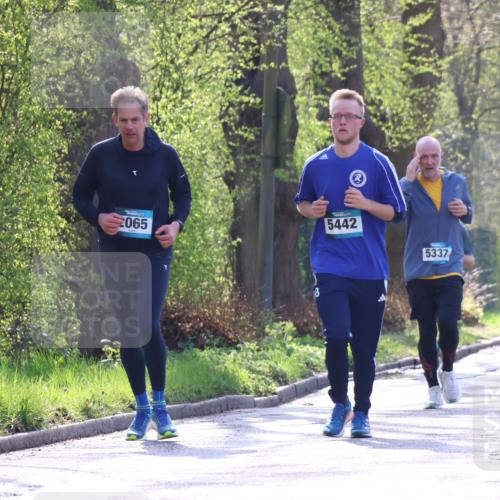12.04.2026 - 45. Internationalen Wilhelmsburger Insellauf Yannick Fuchs http://msf.ph/oto/9487185 12.04.2026 10:31:42 Laufen 2065, 5442, 5337, 2724 meine-sportfotos.de