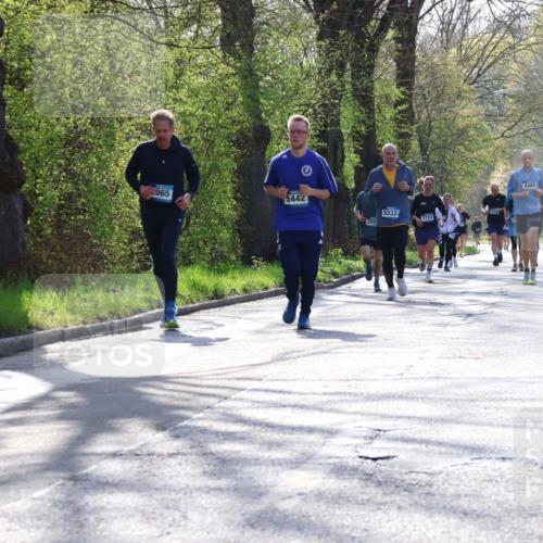 12.04.2026 - 45. Internationalen Wilhelmsburger Insellauf Yannick Fuchs http://msf.ph/oto/9487204 12.04.2026 10:31:45 Laufen 065, 5442, 250, 5337, 2724, 4483, 5654 meine-sportfotos.de