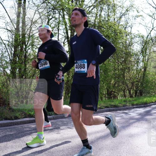 12.04.2026 - 45. Internationalen Wilhelmsburger Insellauf Yannick Fuchs http://msf.ph/oto/9487245 12.04.2026 10:37:36 Laufen 2846, 4088, 4768 meine-sportfotos.de