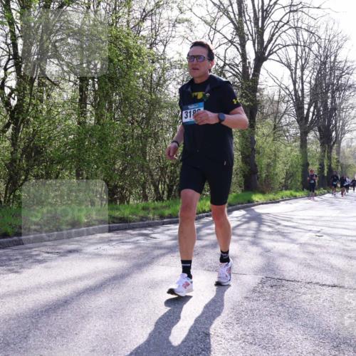 12.04.2026 - 45. Internationalen Wilhelmsburger Insellauf Yannick Fuchs http://msf.ph/oto/9487340 12.04.2026 10:37:44 Laufen 318 meine-sportfotos.de