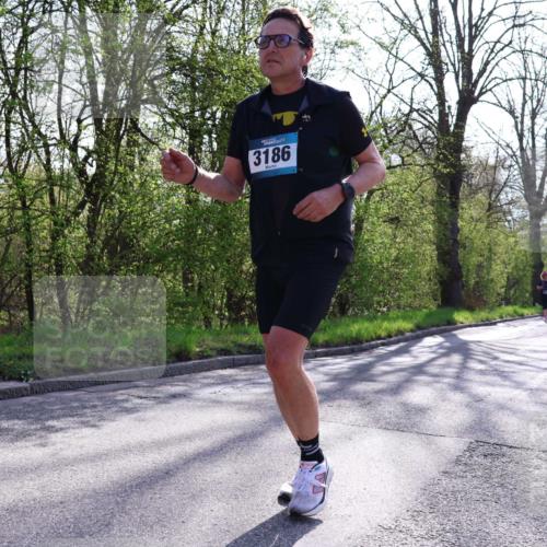 12.04.2026 - 45. Internationalen Wilhelmsburger Insellauf Yannick Fuchs http://msf.ph/oto/9487345 12.04.2026 10:37:45 Laufen 3186 meine-sportfotos.de
