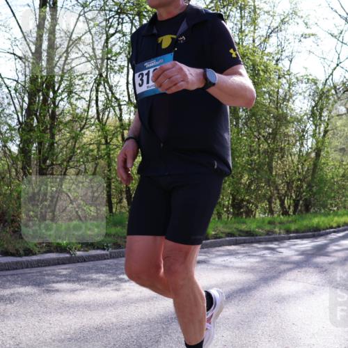 12.04.2026 - 45. Internationalen Wilhelmsburger Insellauf Yannick Fuchs http://msf.ph/oto/9487349 12.04.2026 10:37:45 Laufen 318 meine-sportfotos.de