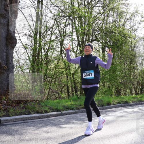 12.04.2026 - 45. Internationalen Wilhelmsburger Insellauf Yannick Fuchs http://msf.ph/oto/9487359 12.04.2026 10:32:01 Laufen 5647 meine-sportfotos.de