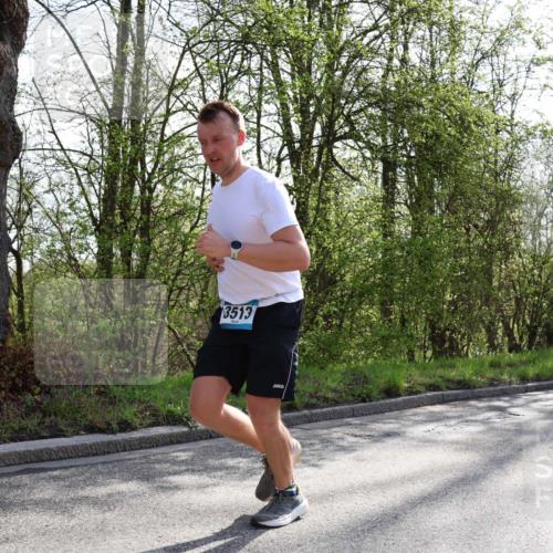 12.04.2026 - 45. Internationalen Wilhelmsburger Insellauf Yannick Fuchs http://msf.ph/oto/9487450 12.04.2026 10:37:57 Laufen 3513 meine-sportfotos.de