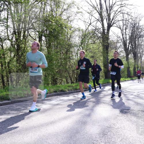 12.04.2026 - 45. Internationalen Wilhelmsburger Insellauf Yannick Fuchs http://msf.ph/oto/9487492 12.04.2026 10:32:15 Laufen 2039, 3091, 4615 meine-sportfotos.de