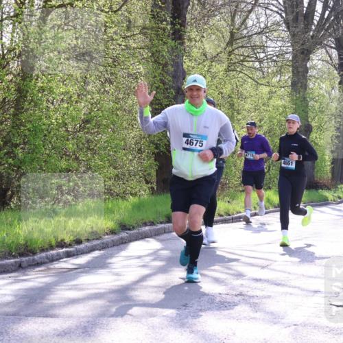 12.04.2026 - 45. Internationalen Wilhelmsburger Insellauf Yannick Fuchs http://msf.ph/oto/9487517 12.04.2026 10:38:04 Laufen 4675, 4715, 4661 meine-sportfotos.de