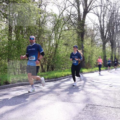 12.04.2026 - 45. Internationalen Wilhelmsburger Insellauf Yannick Fuchs http://msf.ph/oto/9487627 12.04.2026 10:38:14 Laufen 5033, 5041, 2655 meine-sportfotos.de