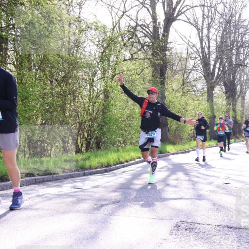12.04.2026 - 45. Internationalen Wilhelmsburger Insellauf Yannick Fuchs http://msf.ph/oto/9487630 12.04.2026 10:32:32 Laufen 4934, 4829, 179, 2940 meine-sportfotos.de