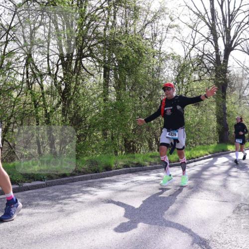 12.04.2026 - 45. Internationalen Wilhelmsburger Insellauf Yannick Fuchs http://msf.ph/oto/9487640 12.04.2026 10:32:32 Laufen 934, 4829, 3779, 1751 meine-sportfotos.de