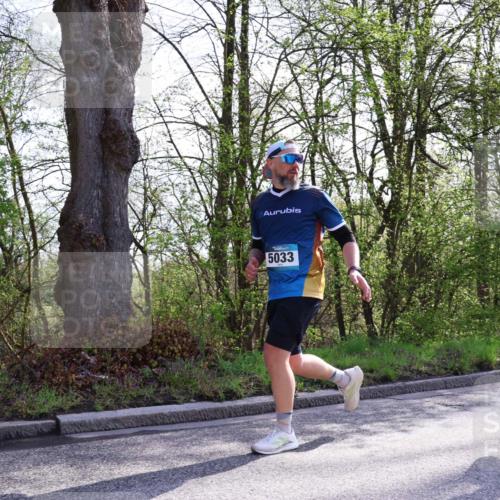 12.04.2026 - 45. Internationalen Wilhelmsburger Insellauf Yannick Fuchs http://msf.ph/oto/9487642 12.04.2026 10:38:16 Laufen 5033, 5041 meine-sportfotos.de