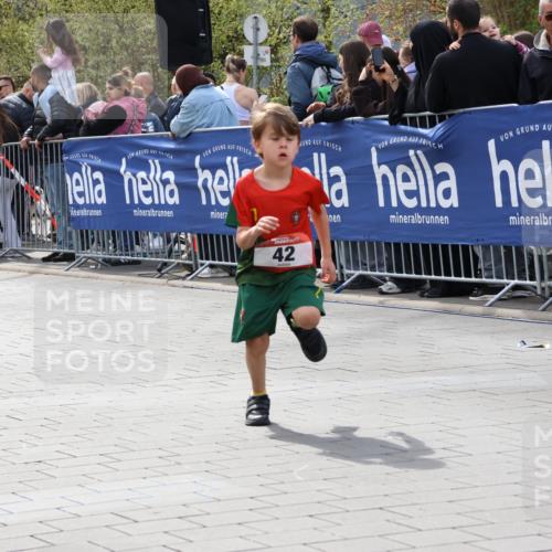12.04.2026 - 45. Internationalen Wilhelmsburger Insellauf Strokosch-Dieckow http://msf.ph/oto/9487749 12.04.2026 14:10:27 Ziel 633, 963, 1513, 909, 708, 615, 184, 187, 42, 706, 246, 243, 717, 724, 929, 722, 239, 704 meine-sportfotos.de