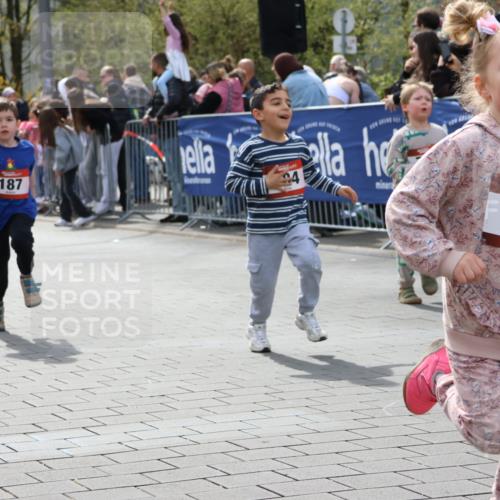 12.04.2026 - 45. Internationalen Wilhelmsburger Insellauf Strokosch-Dieckow http://msf.ph/oto/9487816 12.04.2026 14:10:25 Ziel 746, 664, 218, 203, 633, 963, 1513, 909, 708, 615, 184, 187, 42, 706, 246, 243 meine-sportfotos.de