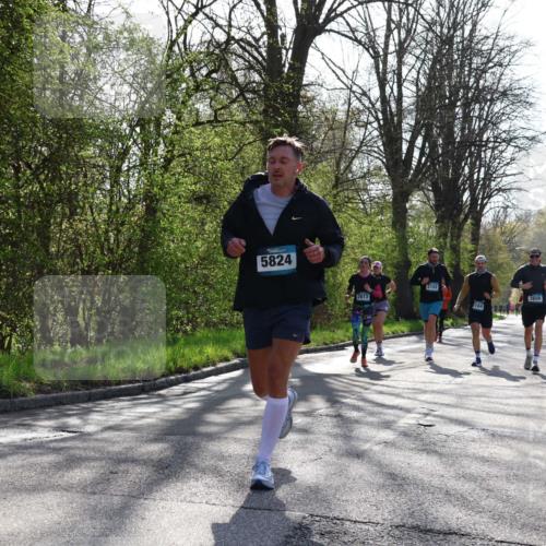 12.04.2026 - 45. Internationalen Wilhelmsburger Insellauf Yannick Fuchs http://msf.ph/oto/9487935 12.04.2026 10:33:01 Laufen 5824, 2813, 2102, 2656 meine-sportfotos.de
