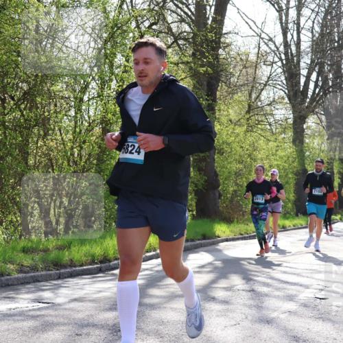 12.04.2026 - 45. Internationalen Wilhelmsburger Insellauf Yannick Fuchs http://msf.ph/oto/9487940 12.04.2026 10:33:02 Laufen 824, 2813, 2102, 2656, 2104 meine-sportfotos.de