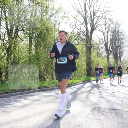 12.04.2026 - 45. Internationalen Wilhelmsburger Insellauf Yannick Fuchs http://msf.ph/oto/9487944 12.04.2026 10:33:02 Laufen 5824, 2102, 2656 meine-sportfotos.de