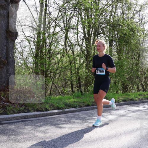 12.04.2026 - 45. Internationalen Wilhelmsburger Insellauf Yannick Fuchs http://msf.ph/oto/9488062 12.04.2026 10:33:15 Laufen 5766 meine-sportfotos.de