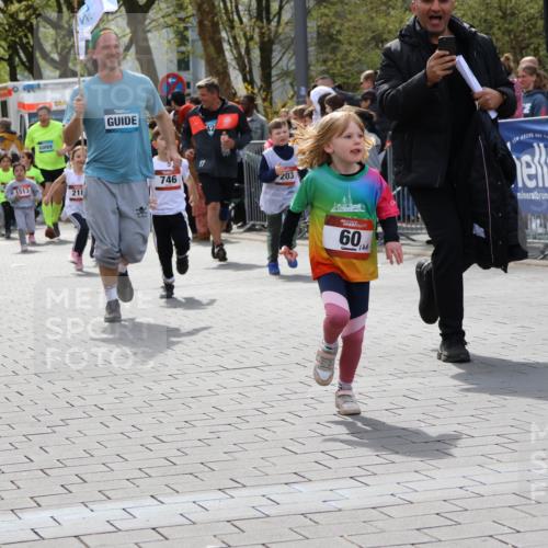 12.04.2026 - 45. Internationalen Wilhelmsburger Insellauf Strokosch-Dieckow http://msf.ph/oto/9488065 12.04.2026 14:10:16 Ziel 189, 269, 1524, 961, 938, 198, 932, 639, 205, 153, 48, 86, 132, 417, 60, 746, 664, 218, 203, 633 meine-sportfotos.de