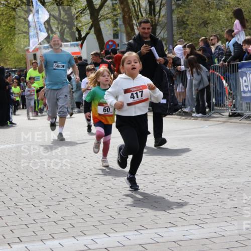 12.04.2026 - 45. Internationalen Wilhelmsburger Insellauf Strokosch-Dieckow http://msf.ph/oto/9488090 12.04.2026 14:10:14 Ziel 946, 738, 201, 189, 269, 1524, 961, 938, 198, 932, 639, 205, 153, 48, 86, 132, 417, 60, 746, 664, 218, 203 meine-sportfotos.de