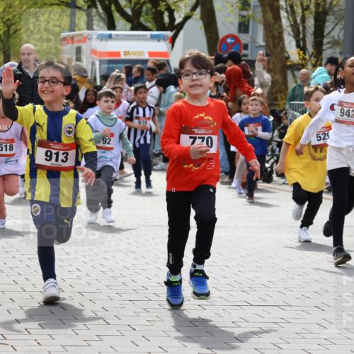 12.04.2026 - 45. Internationalen Wilhelmsburger Insellauf Strokosch-Dieckow http://msf.ph/oto/9488334 12.04.2026 14:10:02 Ziel 1503, 736, 715, 6, 1504, 412, 681, 640, 248, 441, 723, 119, 186, 224, 745, 207, 920, 770, 182, 19, 913, 181, 529, 942, 157, 1518, 192 meine-sportfotos.de